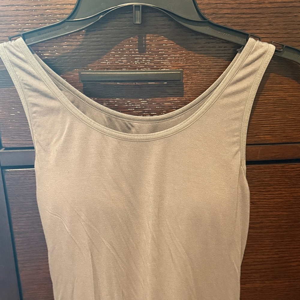 Sleeveless Padded Women's Active Top - Gray